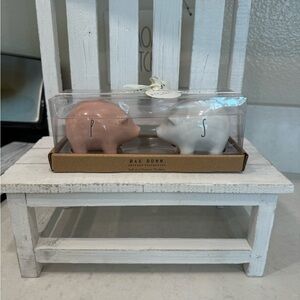 Rae Dunn pig salt & pepper shakers